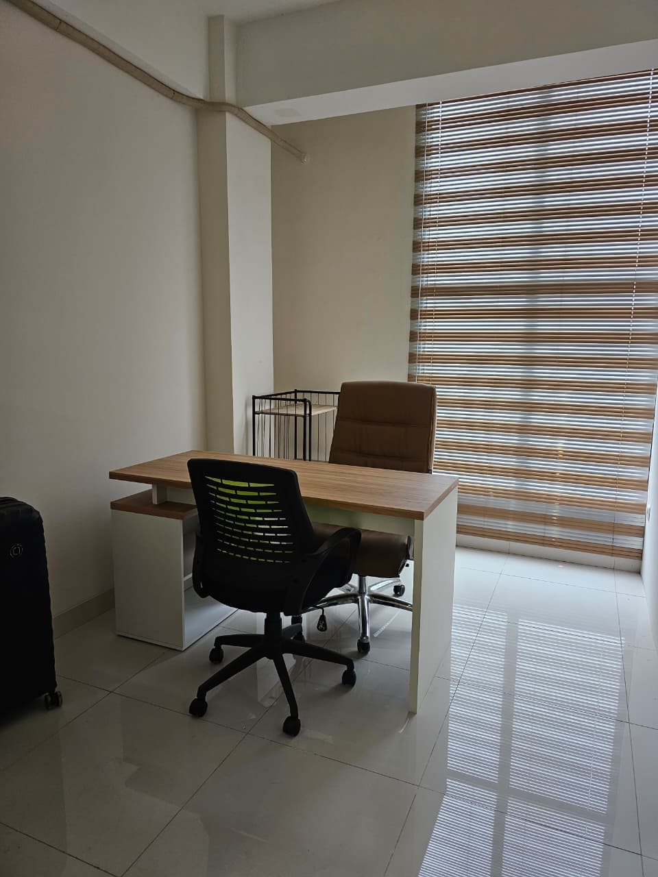 Interior Kantor Layanan Garuda Tour & Travel - Thumbnail 24