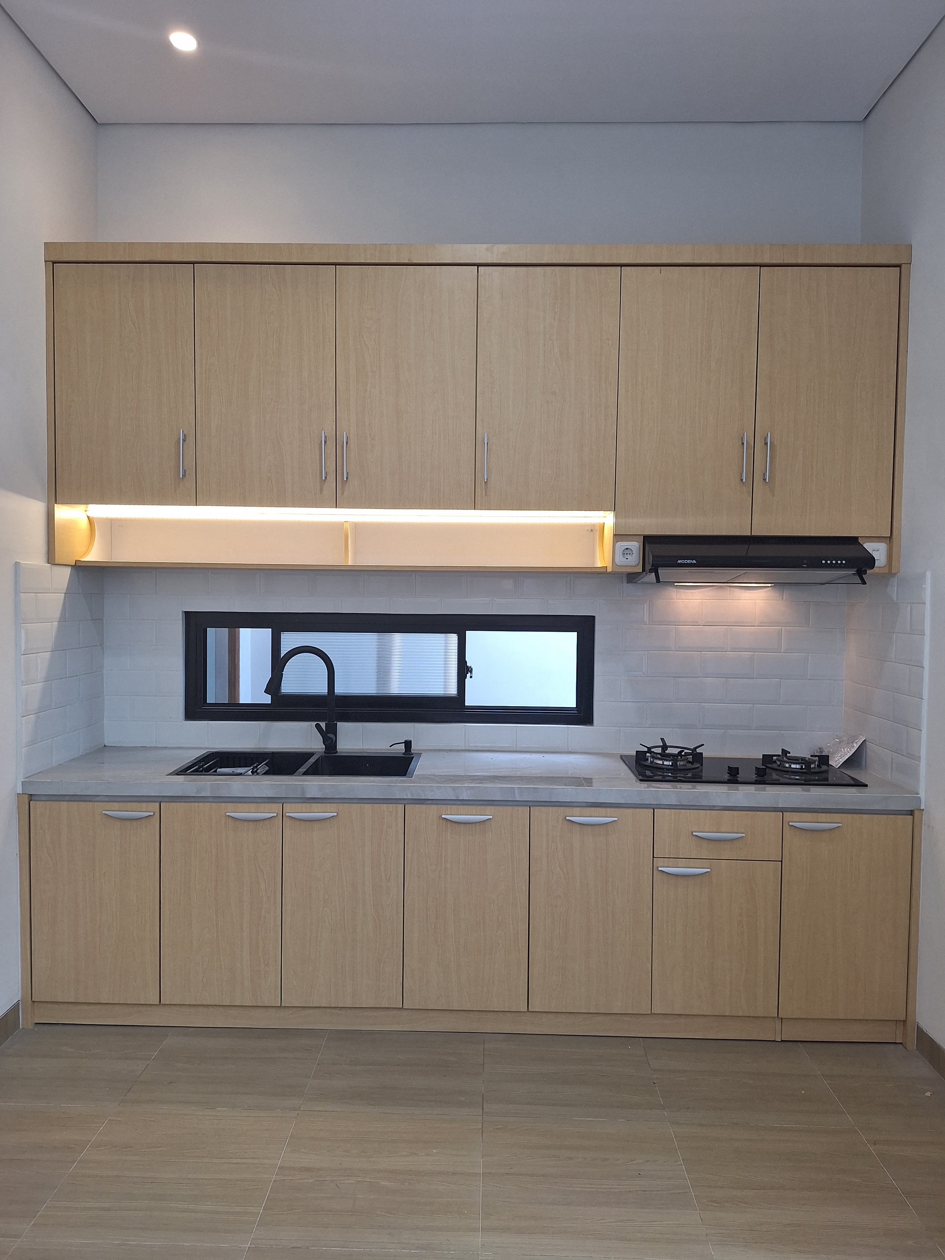 Trik Memilih Material Lantai dan Kitchen Set Dapur agar Awet Belasan Tahun
