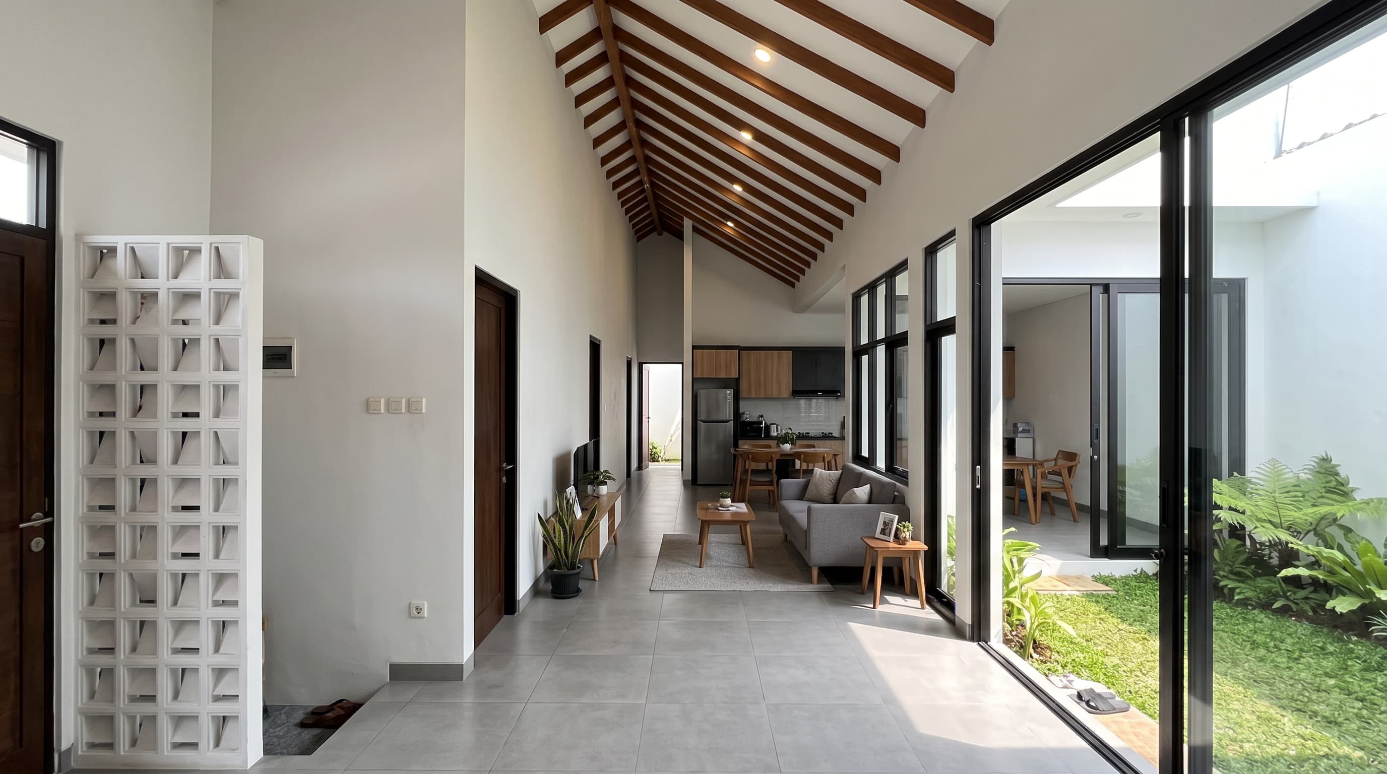 Modern Gabled Residence - Thumbnail 2