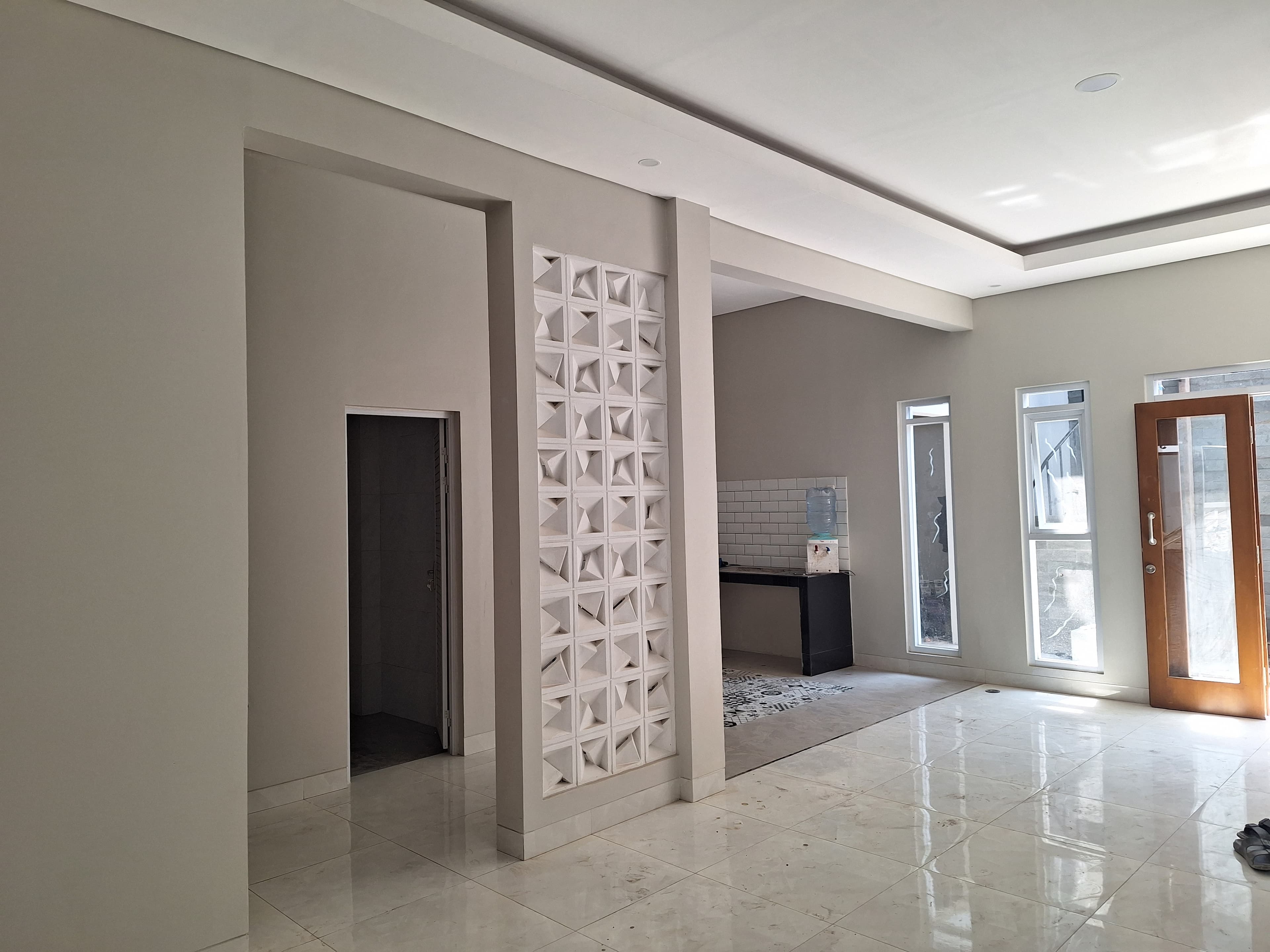 Interior Ruang Keluarga & Partisi Roster 3D